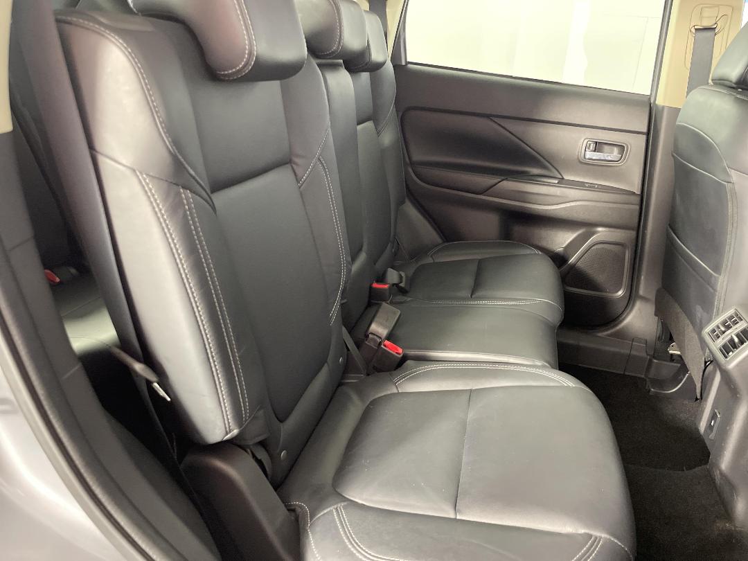 Photo '20' of Mitsubishi Outlander Photo '20' of Mitsubishi Outlander