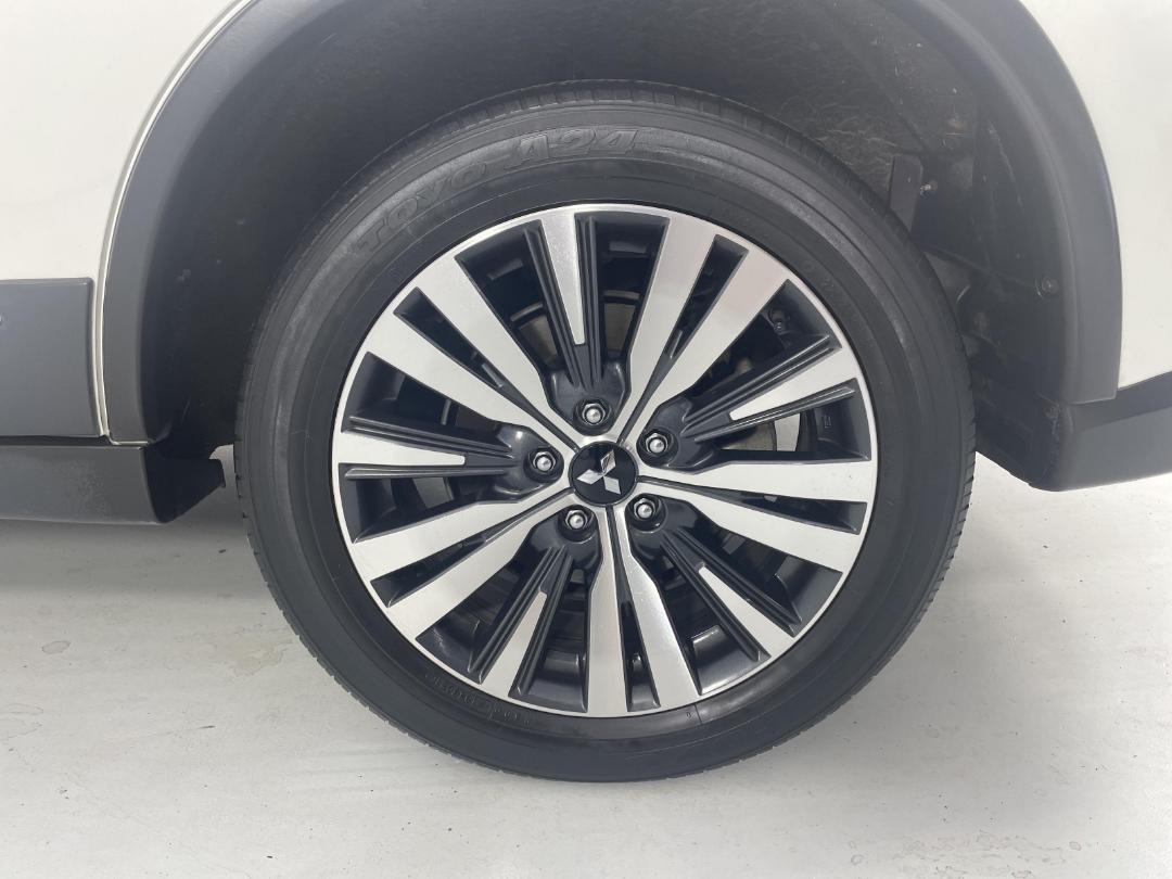 Photo '11' of Mitsubishi Outlander Photo '11' of Mitsubishi Outlander