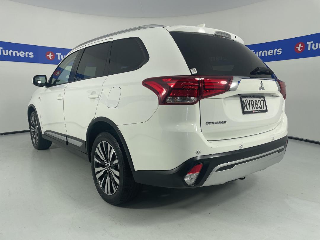 Photo '5' of Mitsubishi Outlander Photo '5' of Mitsubishi Outlander