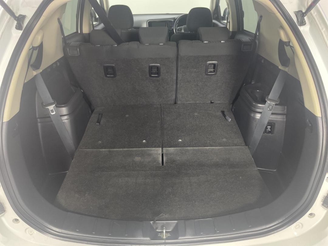 Photo '14' of Mitsubishi Outlander Photo '14' of Mitsubishi Outlander