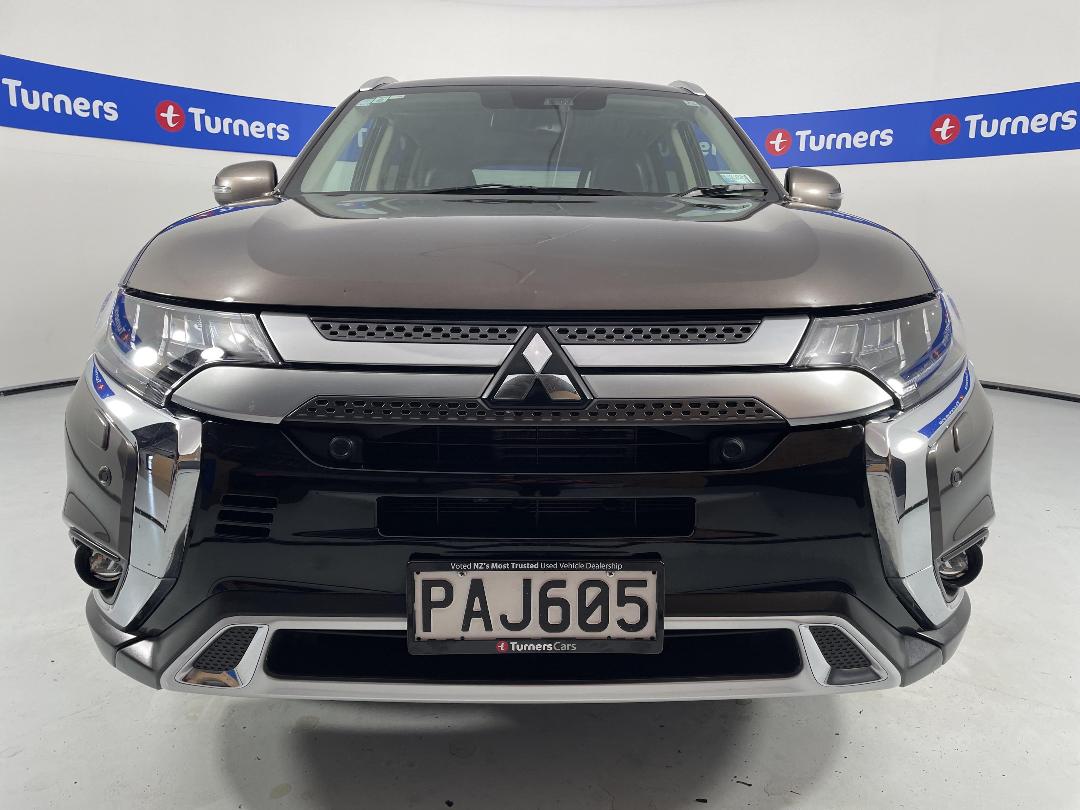Photo '2' of Mitsubishi Outlander