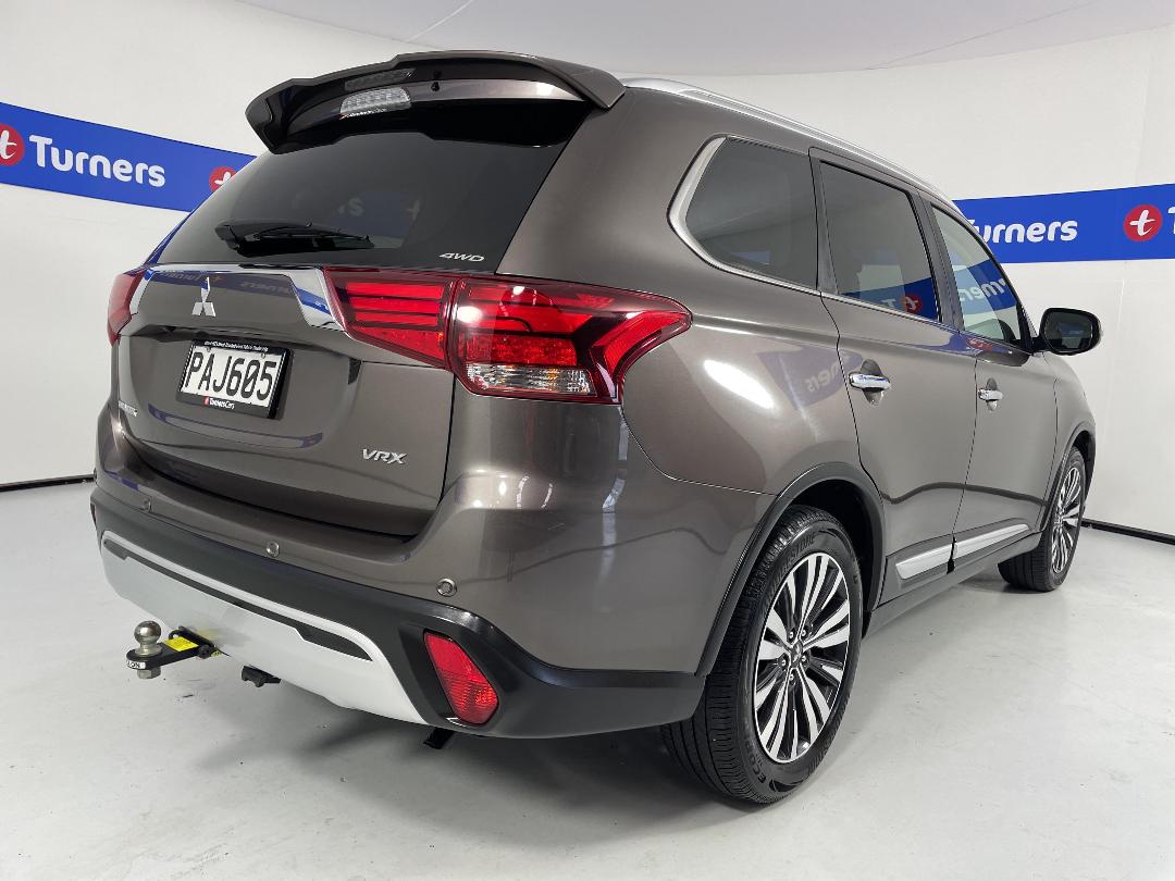 Photo '7' of Mitsubishi Outlander