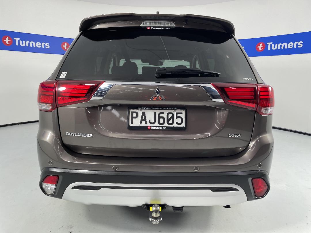 Photo '6' of Mitsubishi Outlander