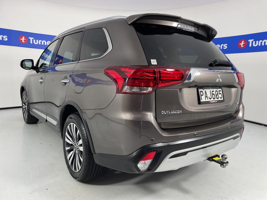 Photo '5' of Mitsubishi Outlander