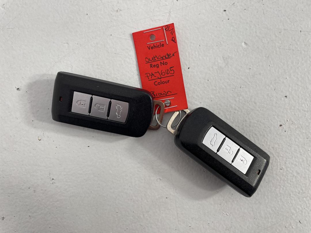 Photo '22' of Mitsubishi Outlander