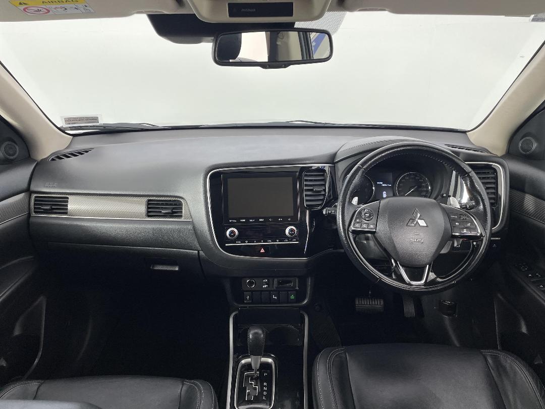 Photo '17' of Mitsubishi Outlander