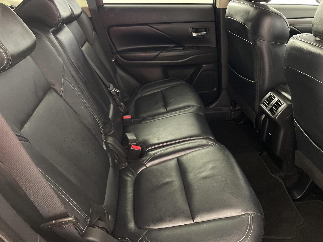 Photo '20' of Mitsubishi Outlander