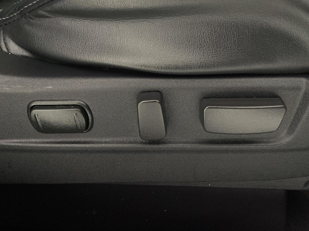 Photo '24' of Mitsubishi Outlander