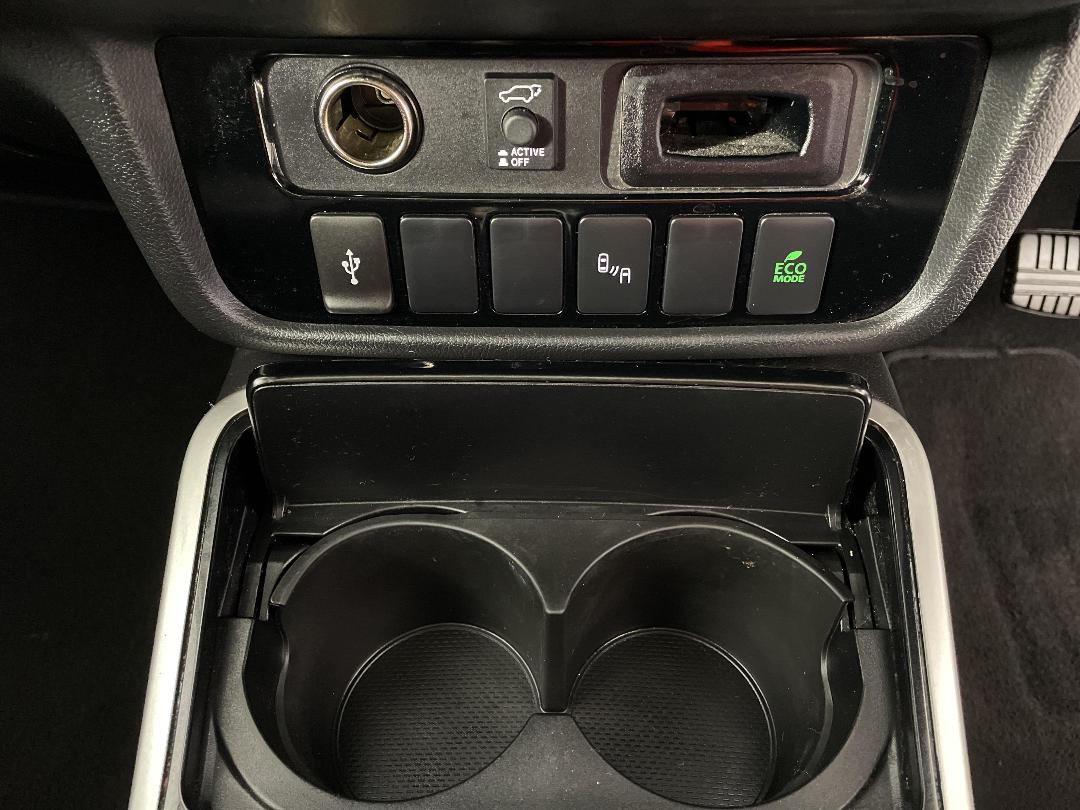 Photo '29' of Mitsubishi Outlander