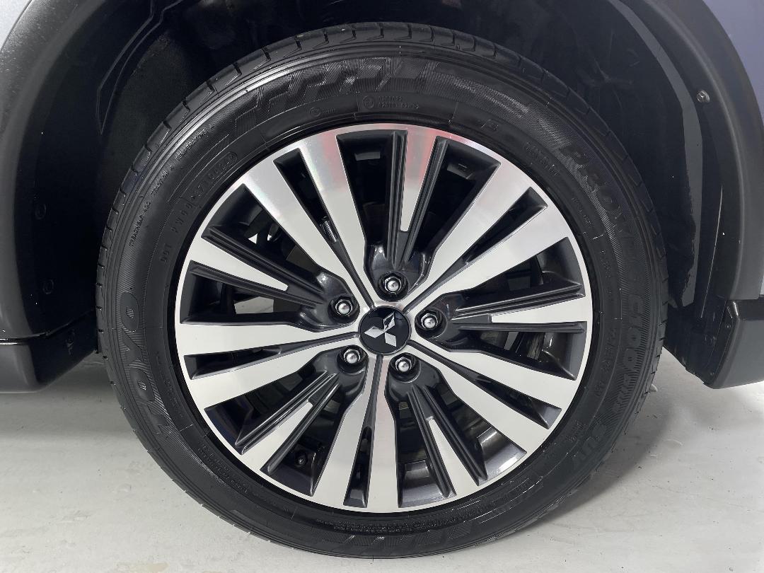 Photo '9' of Mitsubishi Outlander Photo '9' of Mitsubishi Outlander