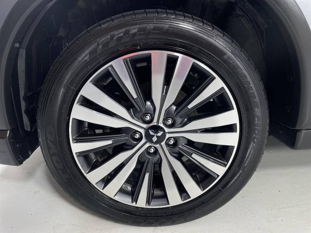 Photo '10' of Mitsubishi Outlander Photo '10' of Mitsubishi Outlander