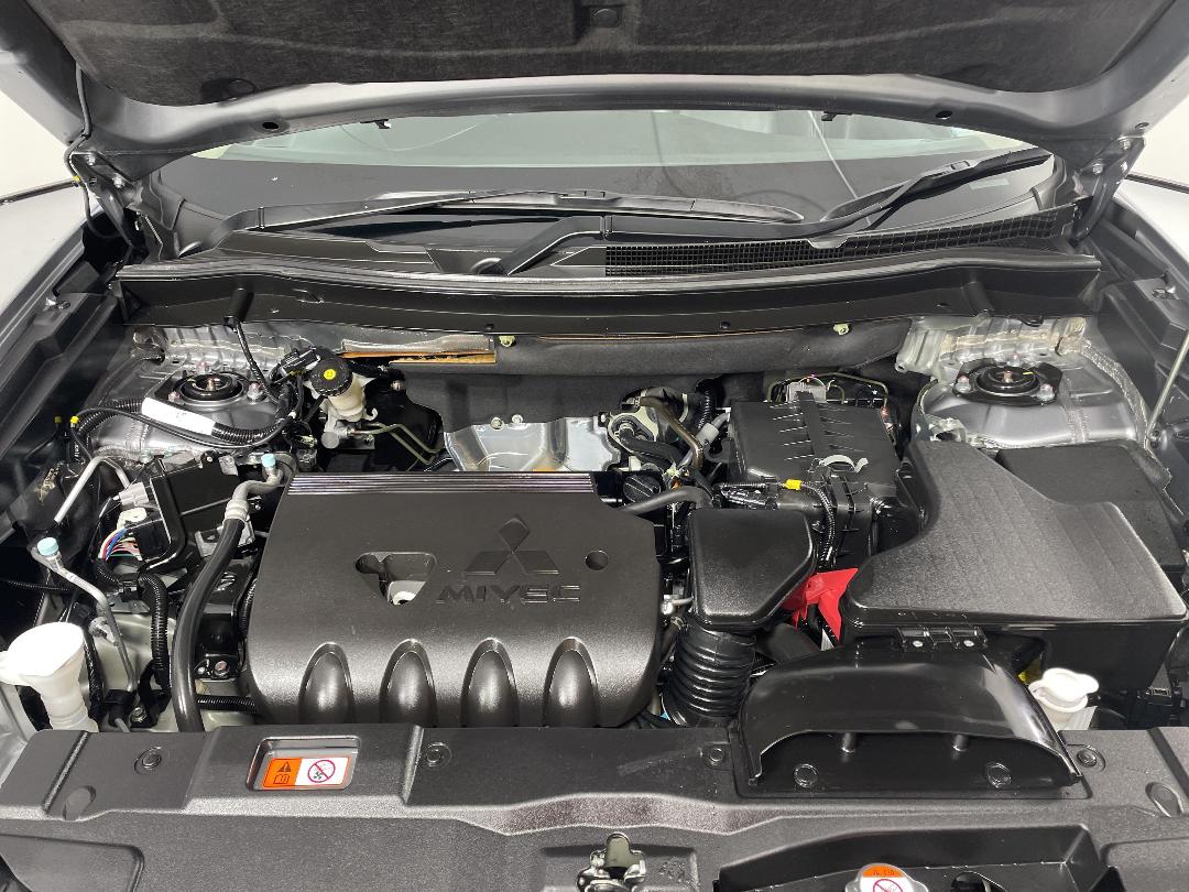 Photo '13' of Mitsubishi Outlander Photo '13' of Mitsubishi Outlander