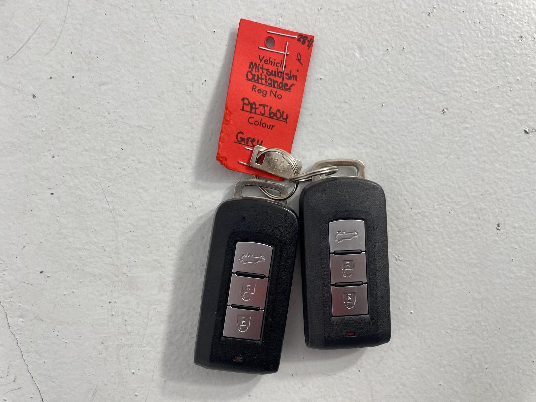 Photo '22' of Mitsubishi Outlander Photo '22' of Mitsubishi Outlander