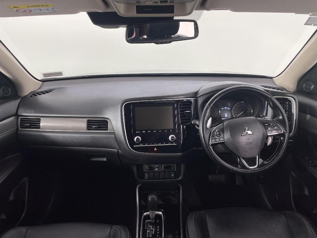 Photo '17' of Mitsubishi Outlander Photo '17' of Mitsubishi Outlander