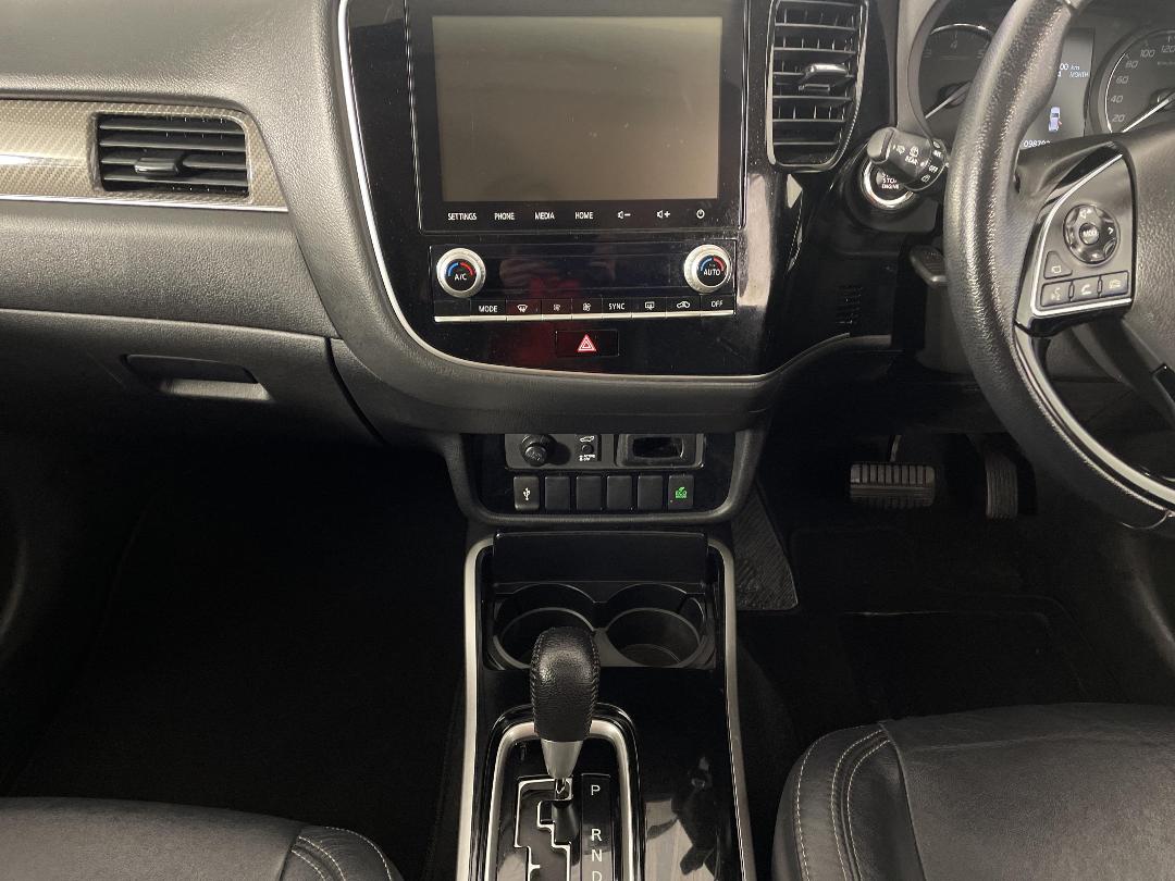 Photo '18' of Mitsubishi Outlander Photo '18' of Mitsubishi Outlander