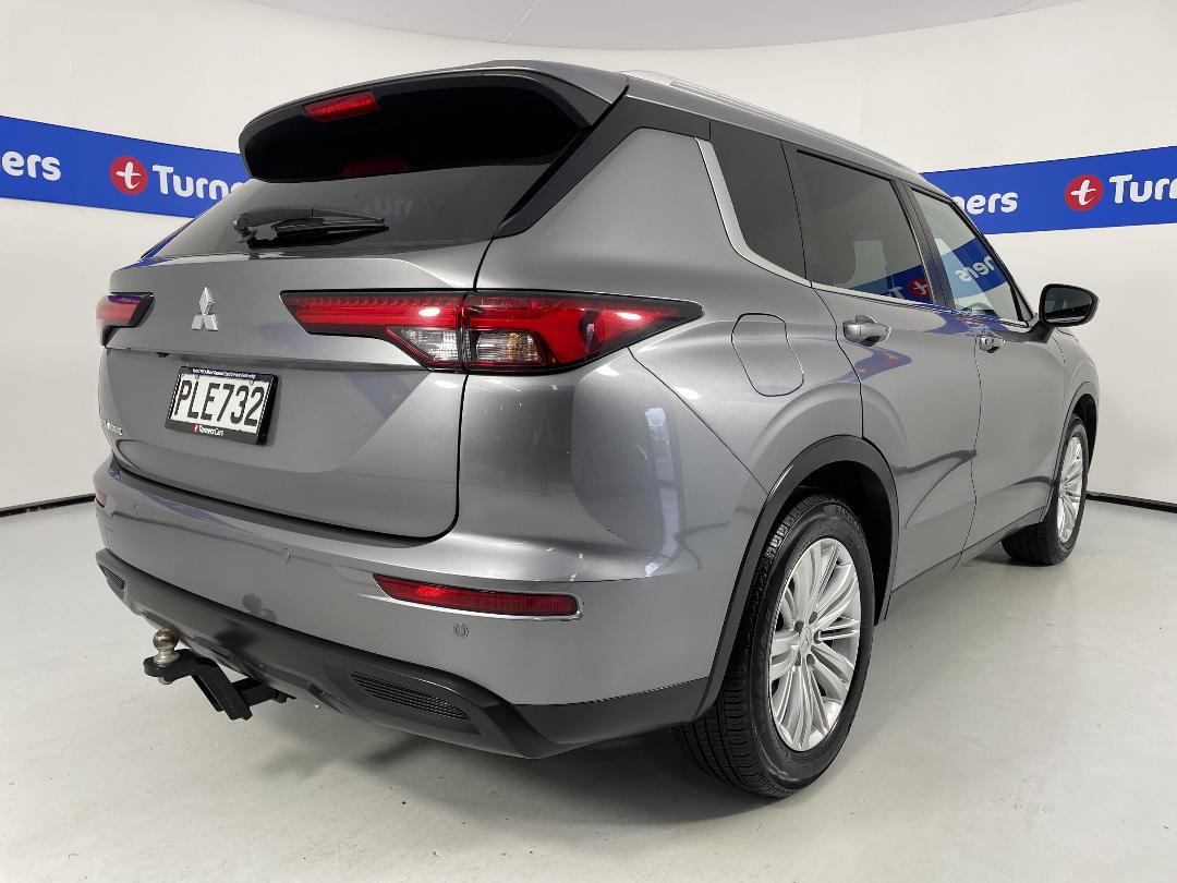 Photo '7' of Mitsubishi Outlander