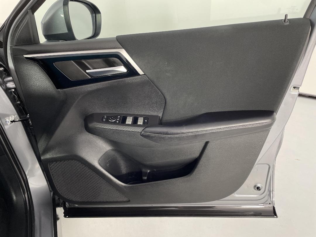 Photo '15' of Mitsubishi Outlander