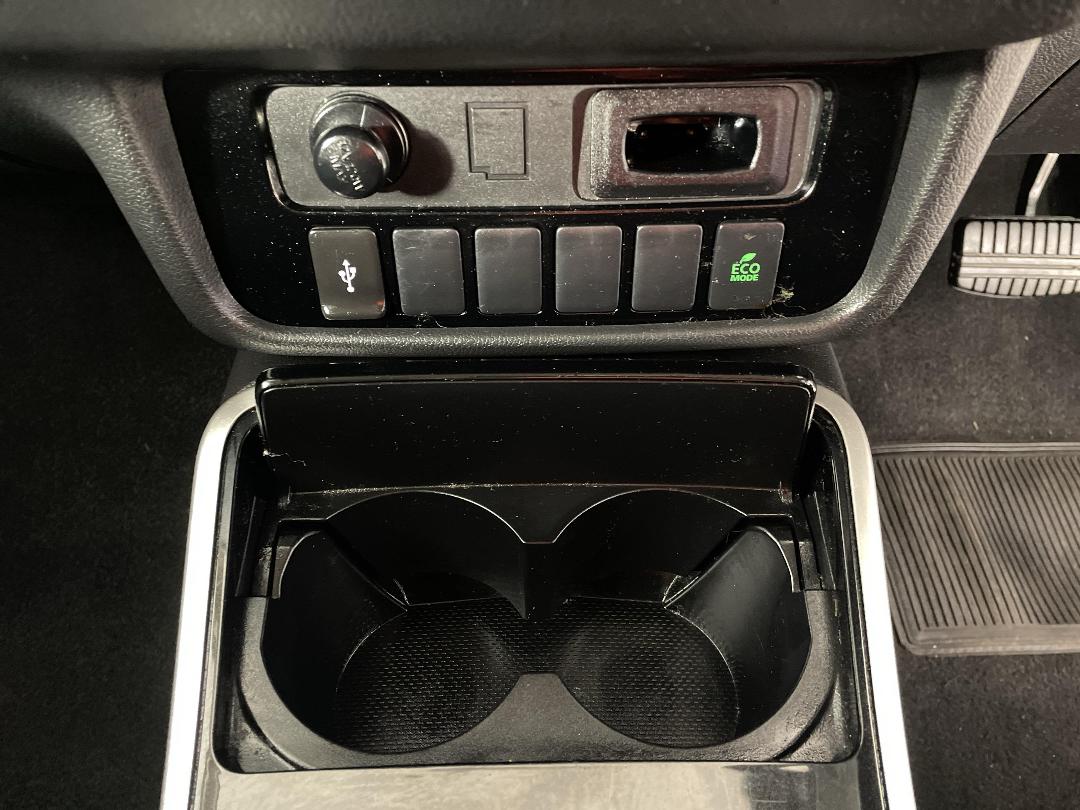 Photo '27' of Mitsubishi Outlander