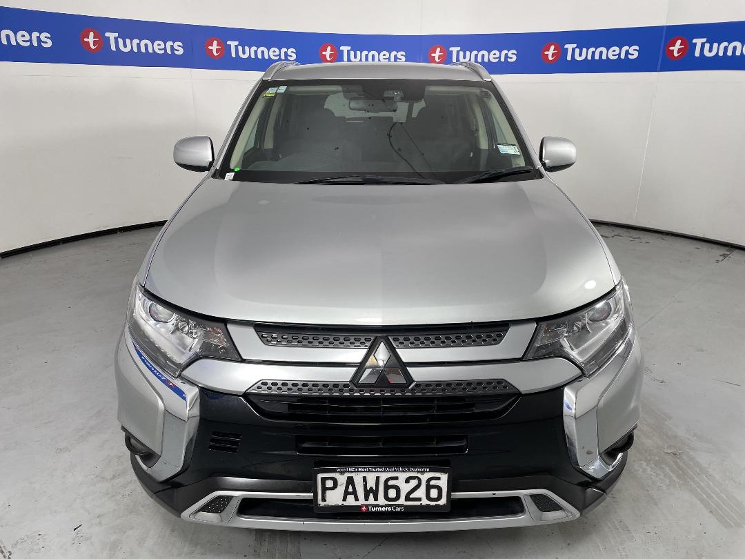 Photo '2' of Mitsubishi Outlander