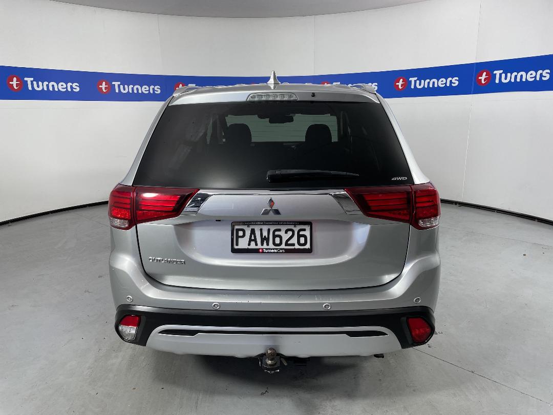 Photo '6' of Mitsubishi Outlander