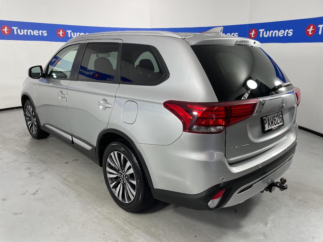 Photo '5' of Mitsubishi Outlander