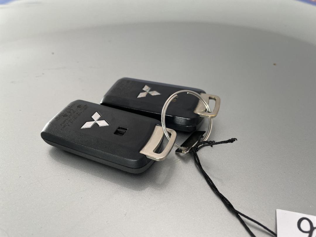 Photo '22' of Mitsubishi Outlander