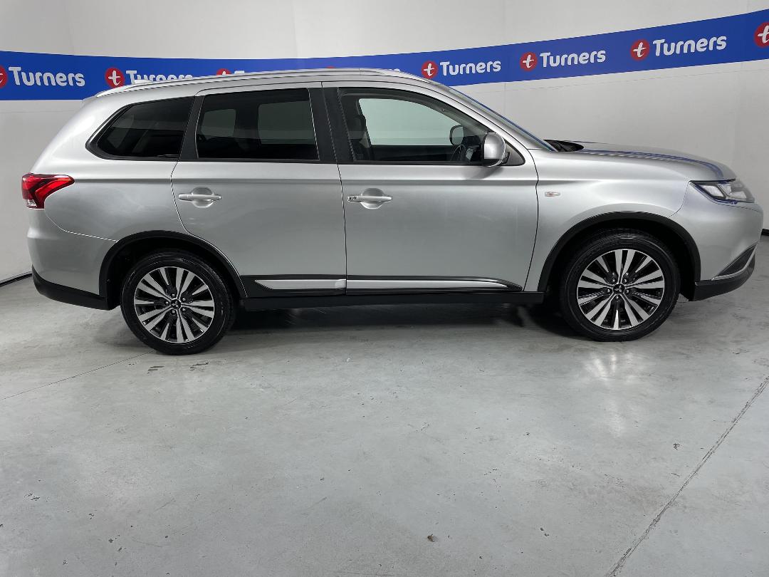 Photo '23' of Mitsubishi Outlander