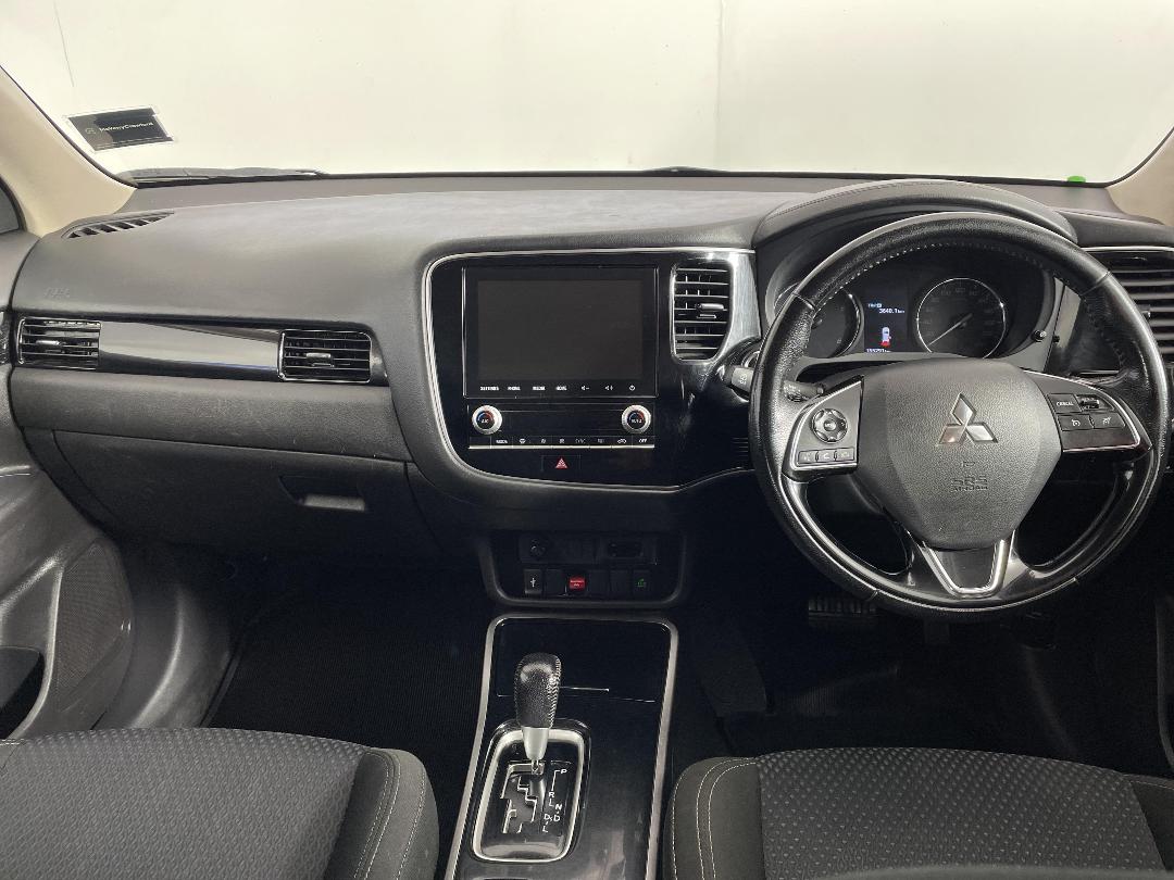 Photo '17' of Mitsubishi Outlander