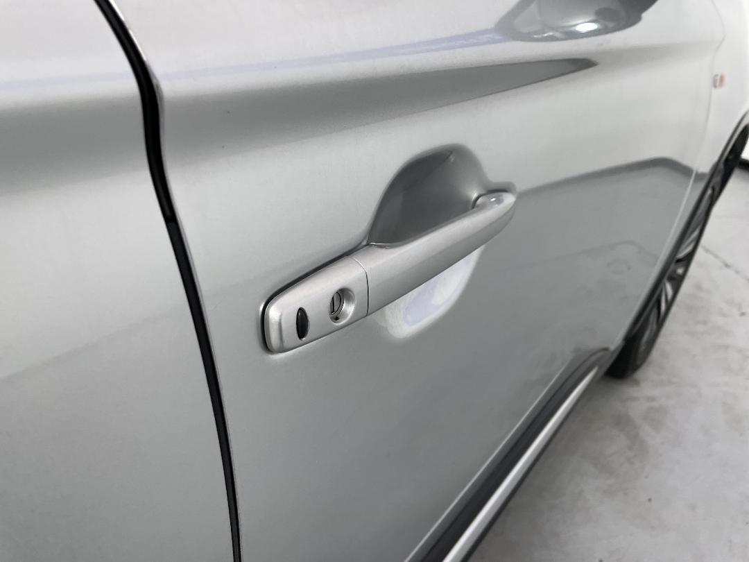 Photo '26' of Mitsubishi Outlander