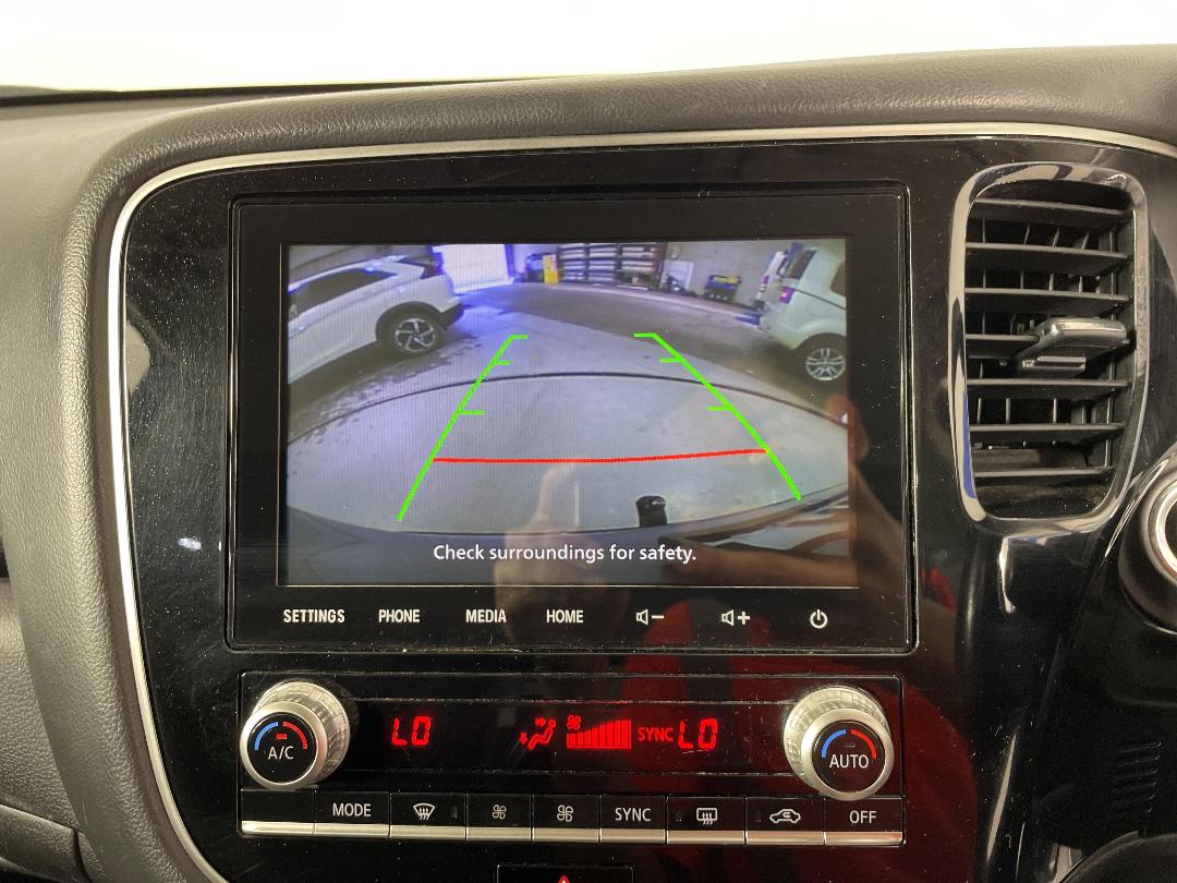 Photo '32' of Mitsubishi Outlander