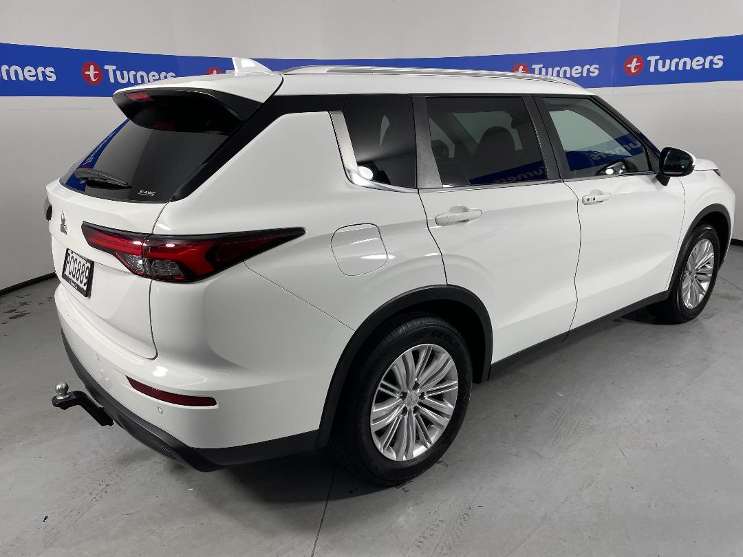 Photo '7' of Mitsubishi Outlander