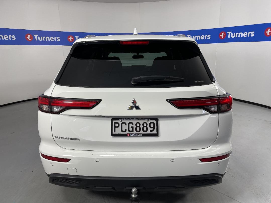 Photo '6' of Mitsubishi Outlander