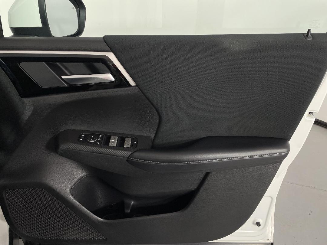 Photo '15' of Mitsubishi Outlander