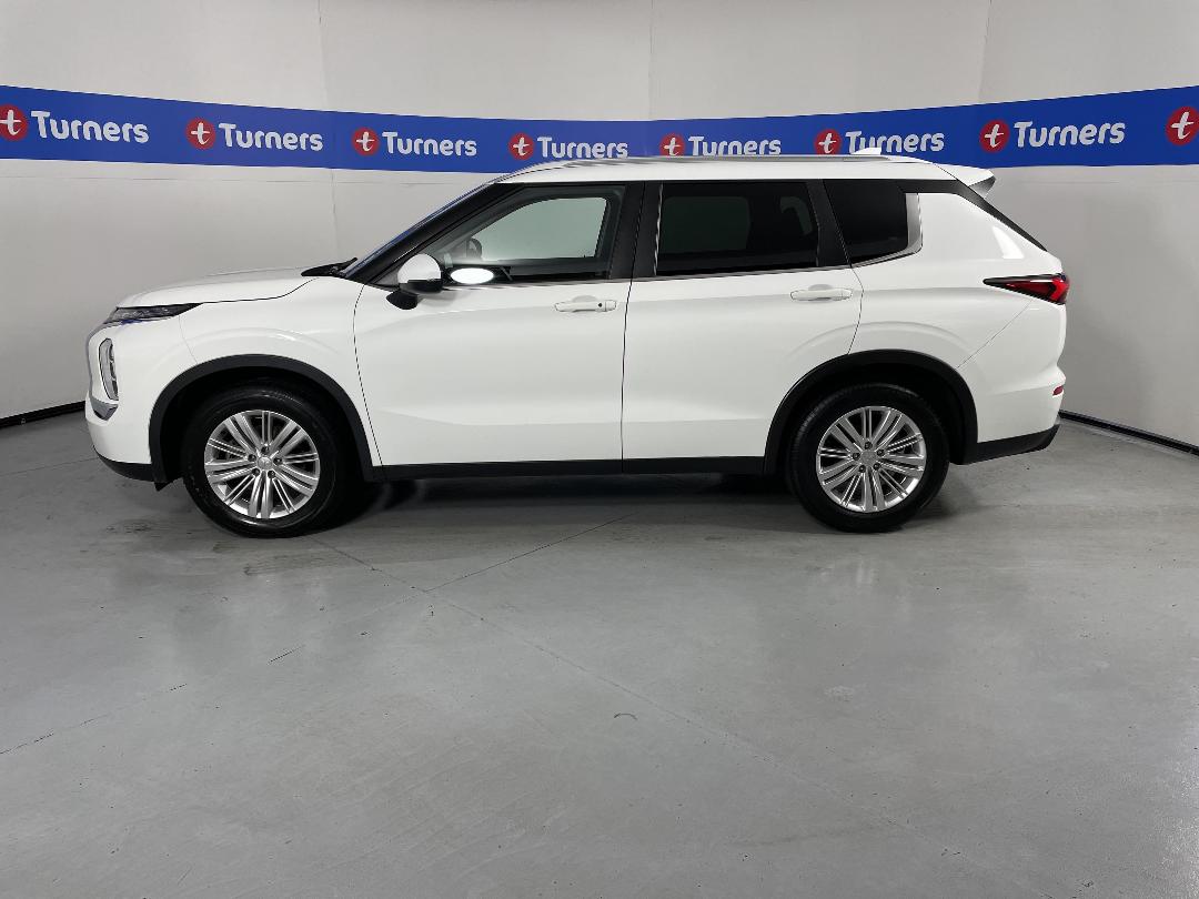 Photo '24' of Mitsubishi Outlander