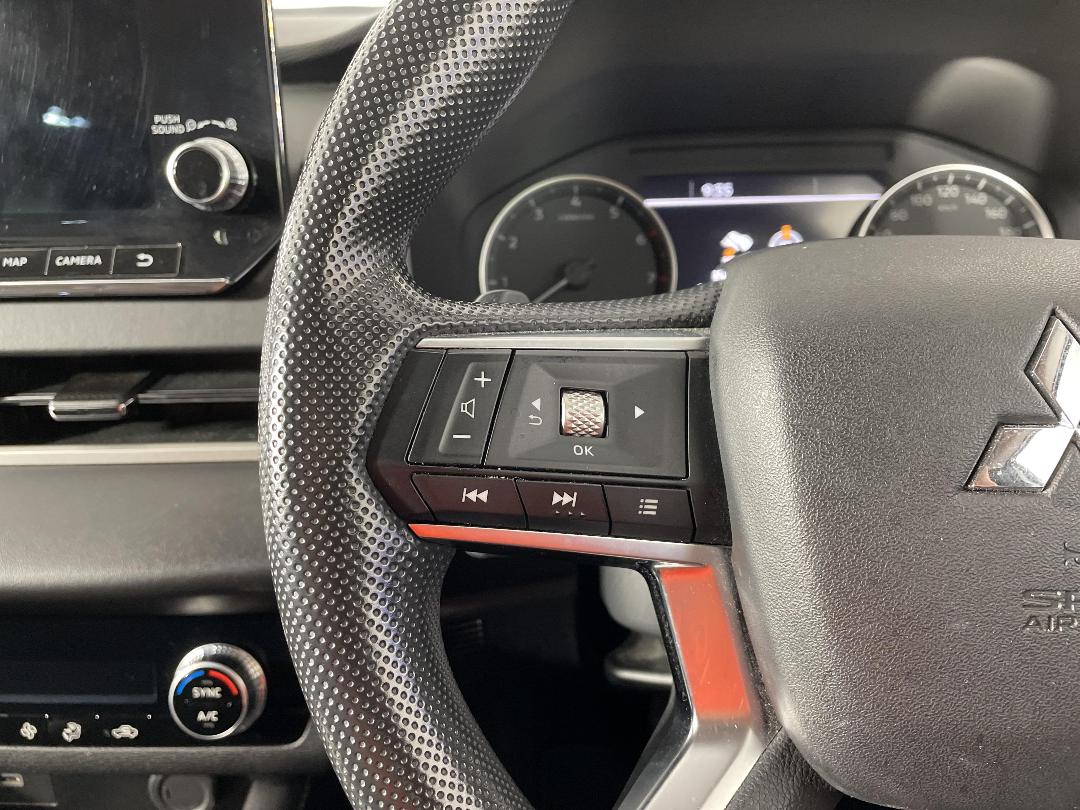 Photo '27' of Mitsubishi Outlander