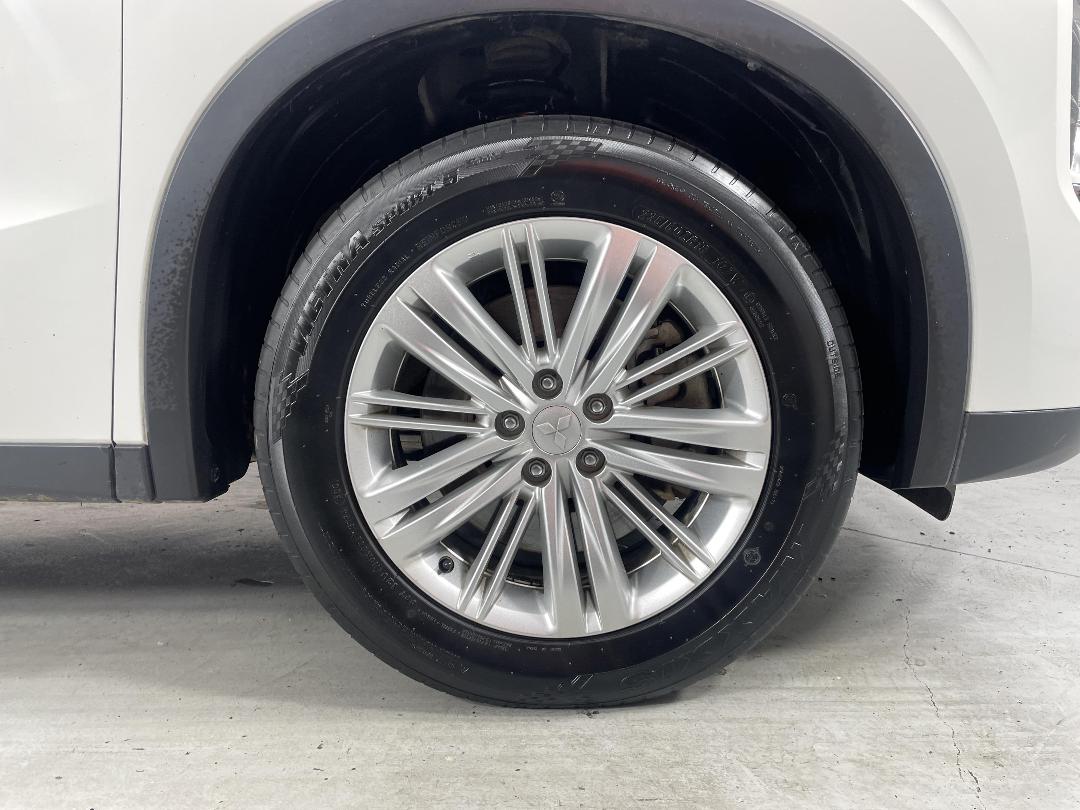 Photo '9' of Mitsubishi Outlander Photo '9' of Mitsubishi Outlander