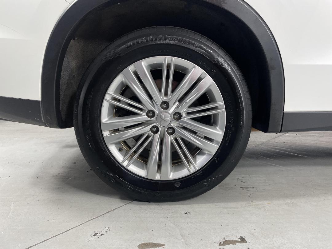 Photo '12' of Mitsubishi Outlander Photo '12' of Mitsubishi Outlander