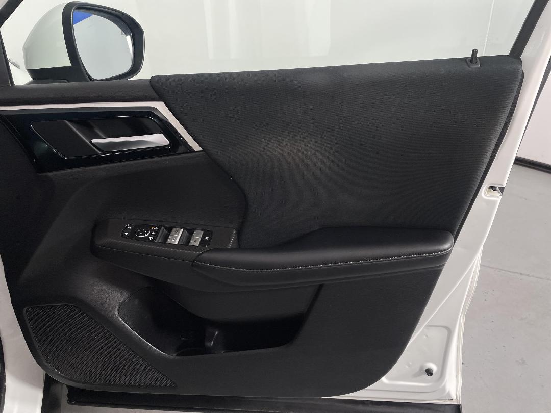 Photo '15' of Mitsubishi Outlander Photo '15' of Mitsubishi Outlander