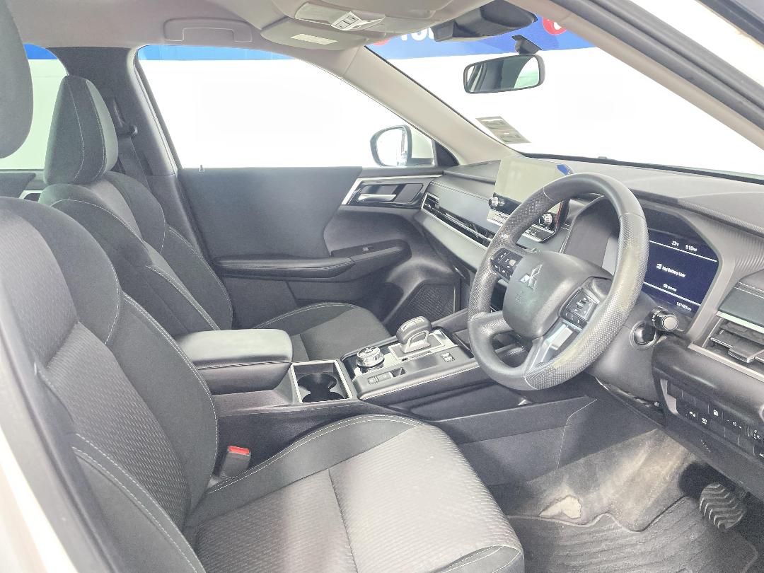 Photo '16' of Mitsubishi Outlander Photo '16' of Mitsubishi Outlander