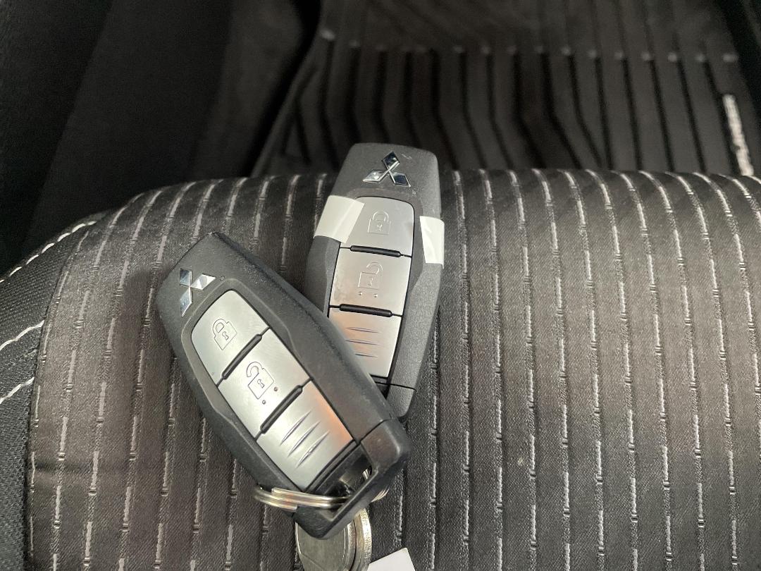 Photo '22' of Mitsubishi Outlander