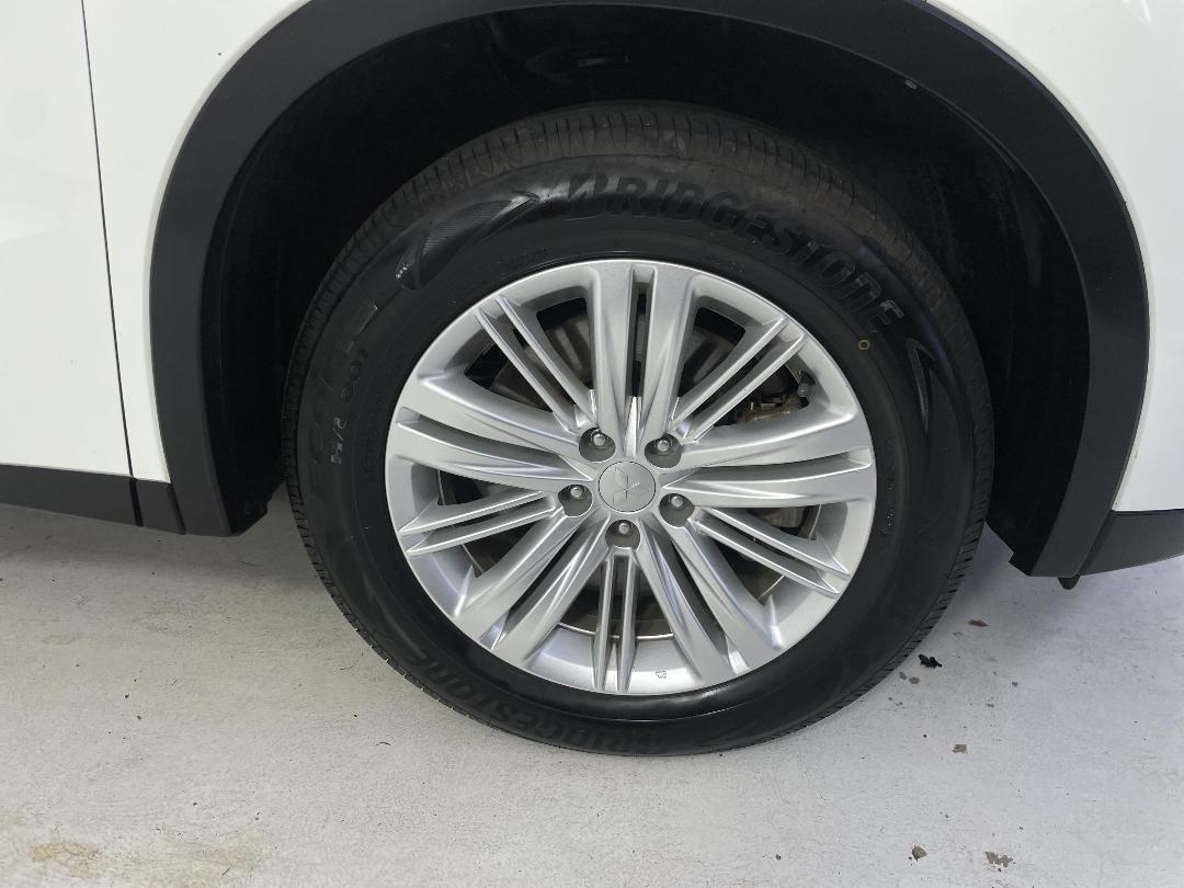 Photo '9' of Mitsubishi Outlander Photo '9' of Mitsubishi Outlander