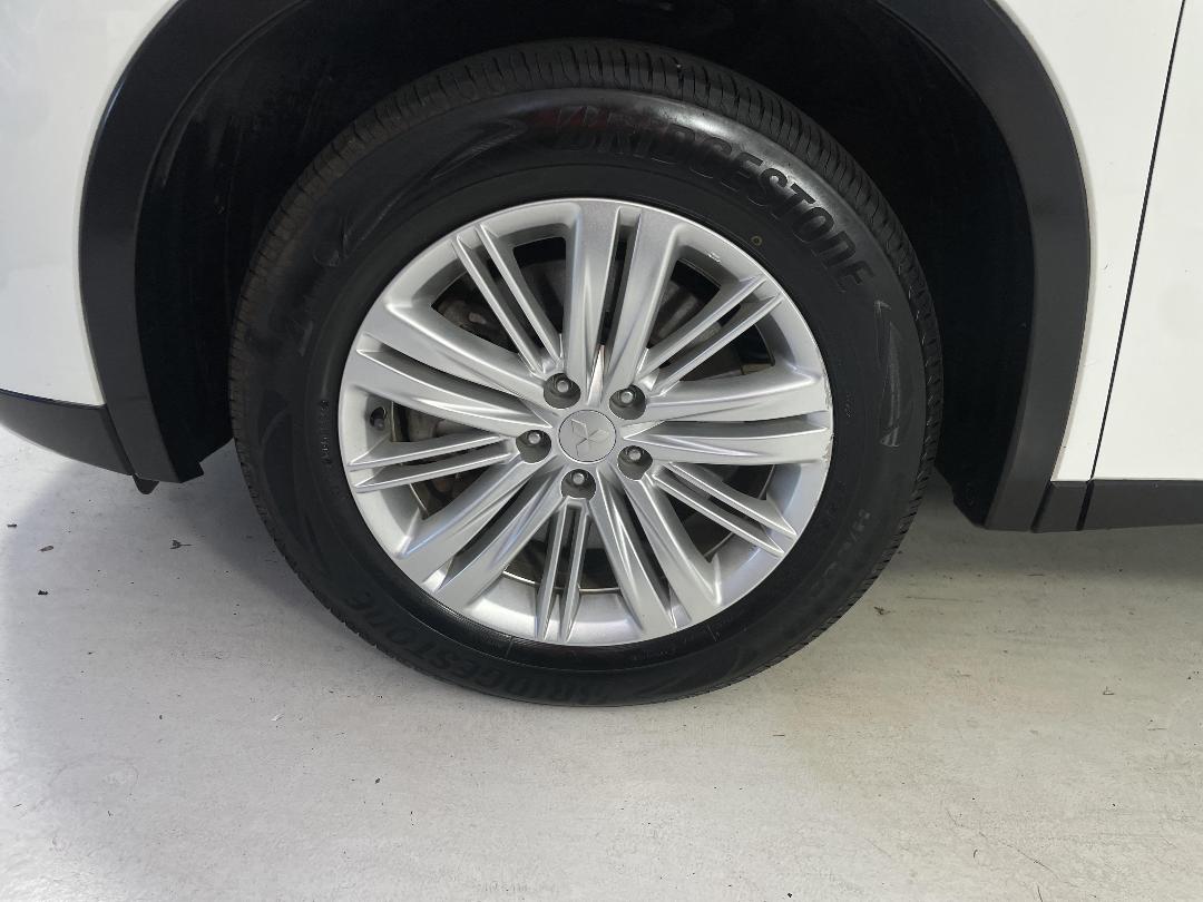 Photo '10' of Mitsubishi Outlander Photo '10' of Mitsubishi Outlander