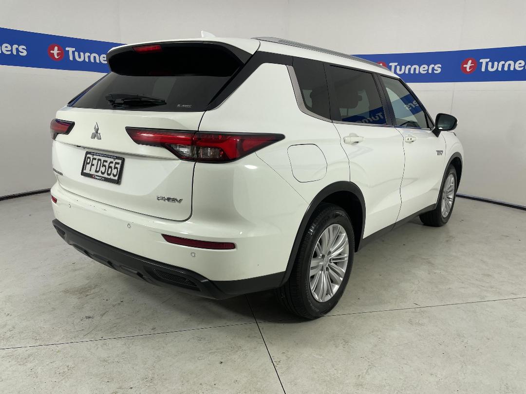 Photo '7' of Mitsubishi Outlander Photo '7' of Mitsubishi Outlander