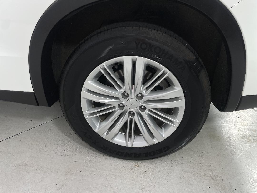 Photo '11' of Mitsubishi Outlander Photo '11' of Mitsubishi Outlander