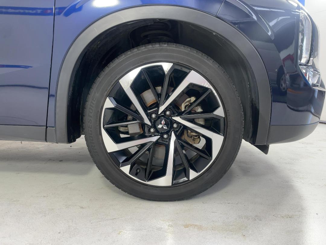 Photo '9' of Mitsubishi Outlander Photo '9' of Mitsubishi Outlander