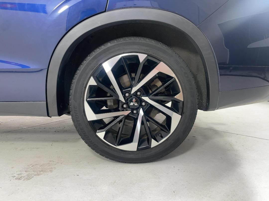 Photo '11' of Mitsubishi Outlander Photo '11' of Mitsubishi Outlander