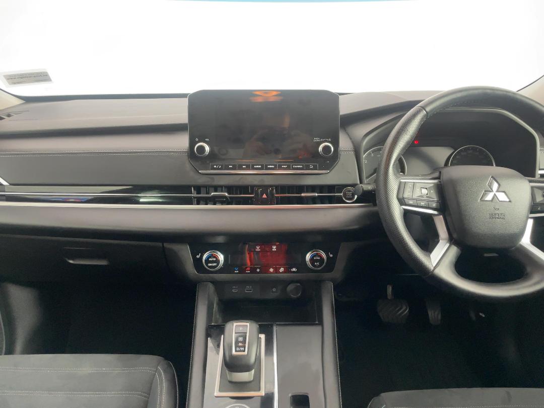 Photo '17' of Mitsubishi Outlander Photo '17' of Mitsubishi Outlander