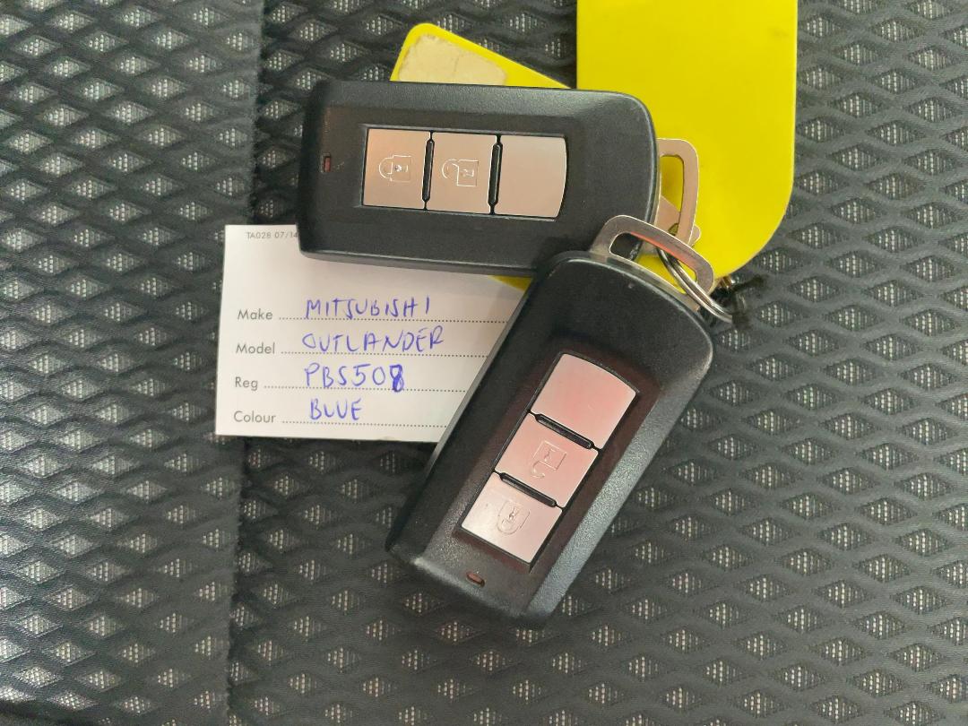 Photo '22' of Mitsubishi Outlander