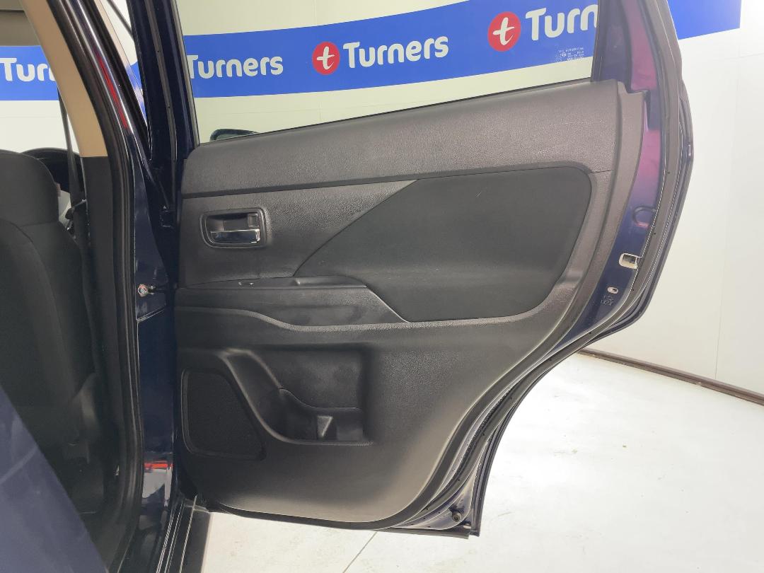 Photo '19' of Mitsubishi Outlander