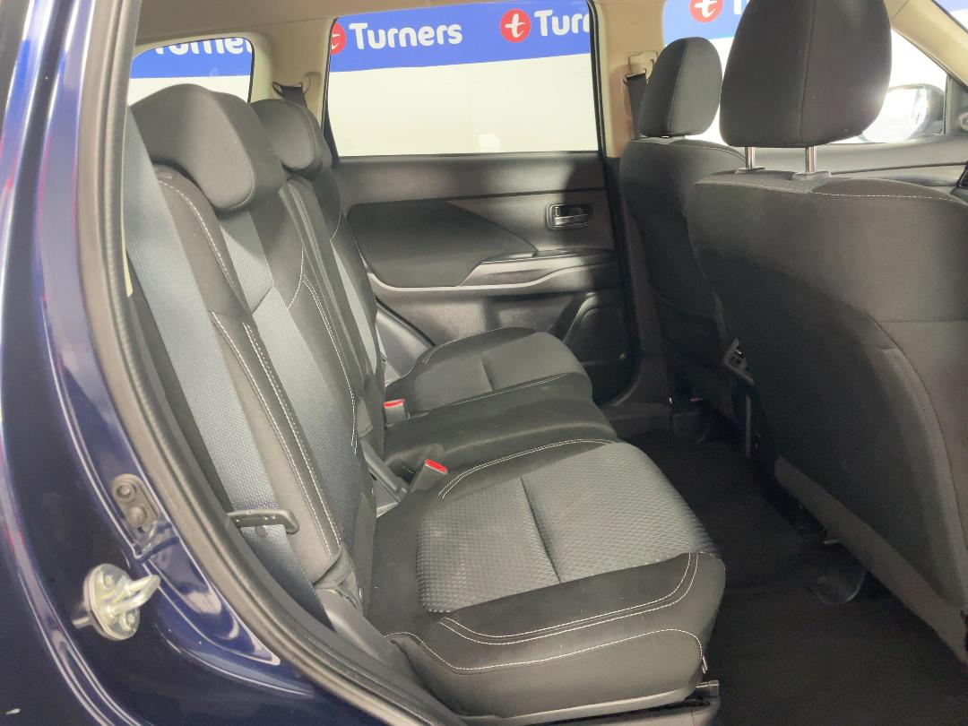 Photo '20' of Mitsubishi Outlander